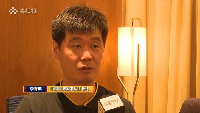 但要赞阮世生，他就真的拍YOYO和张十三十年后的故事，并且在旧有的故事和人物框架里尽量的添加了更多的元素，又能令YOYO这个脚色从十年前的幼稚少女酿成一小我妻以后，在连结无邪可爱率真特点的同时，多了一份成熟女人的哀伤和傲气，片中多种状况，可疯颠可密意，进退有序。